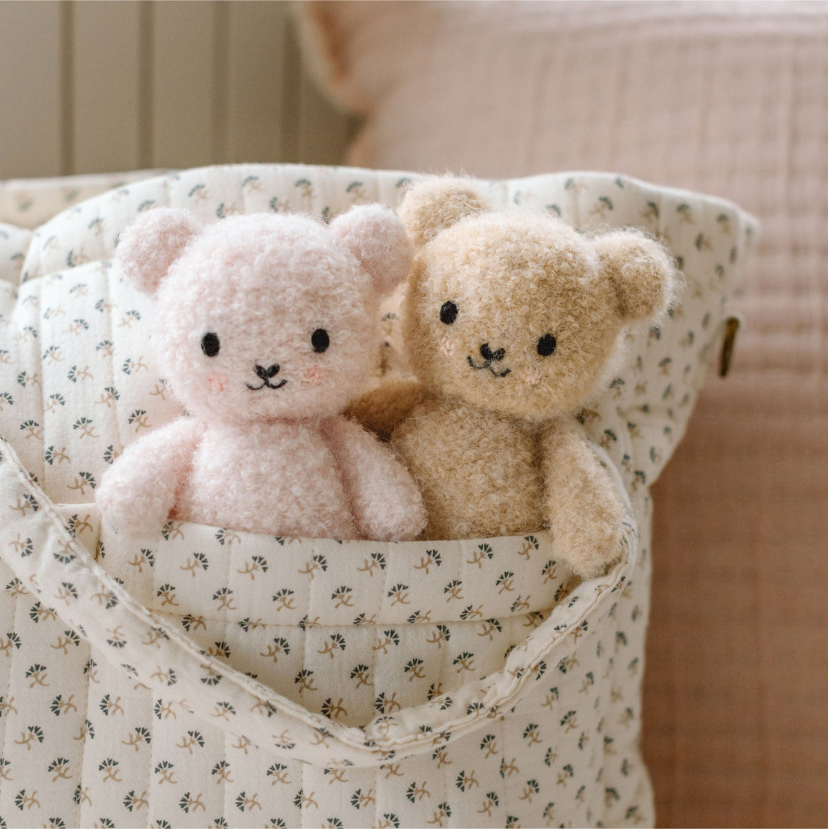 Baby bouclé bear (strawberry)